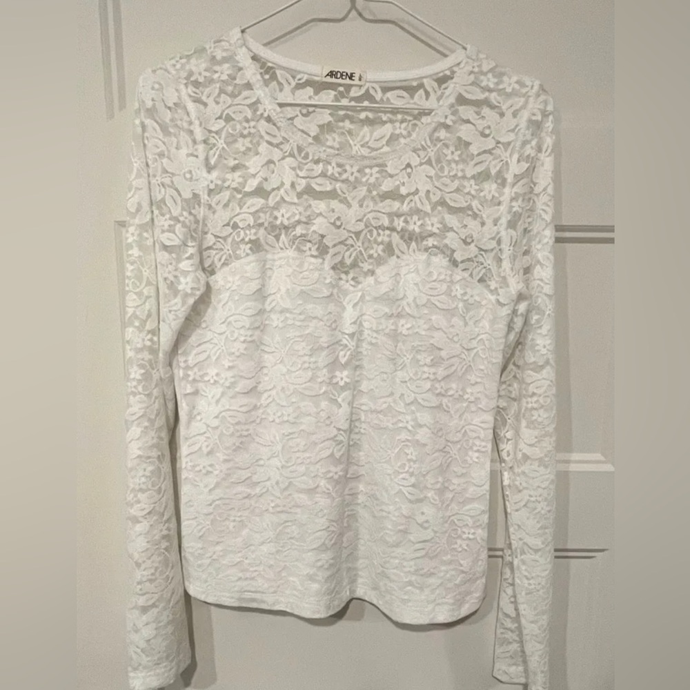 White lace long-sleeve shirt
